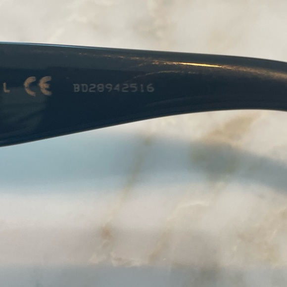 Chanel Gold Mirror Aviator Sunglasses. Excellent like new condition. - Picture 12 of 12